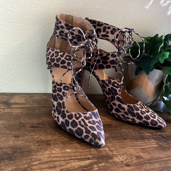 Express size 10 lace up suede leopard pumps - Picture 3 of 7